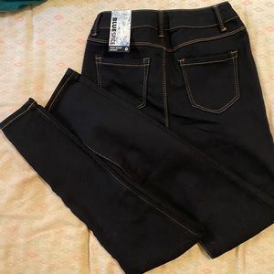 Junior’s skinny jeans